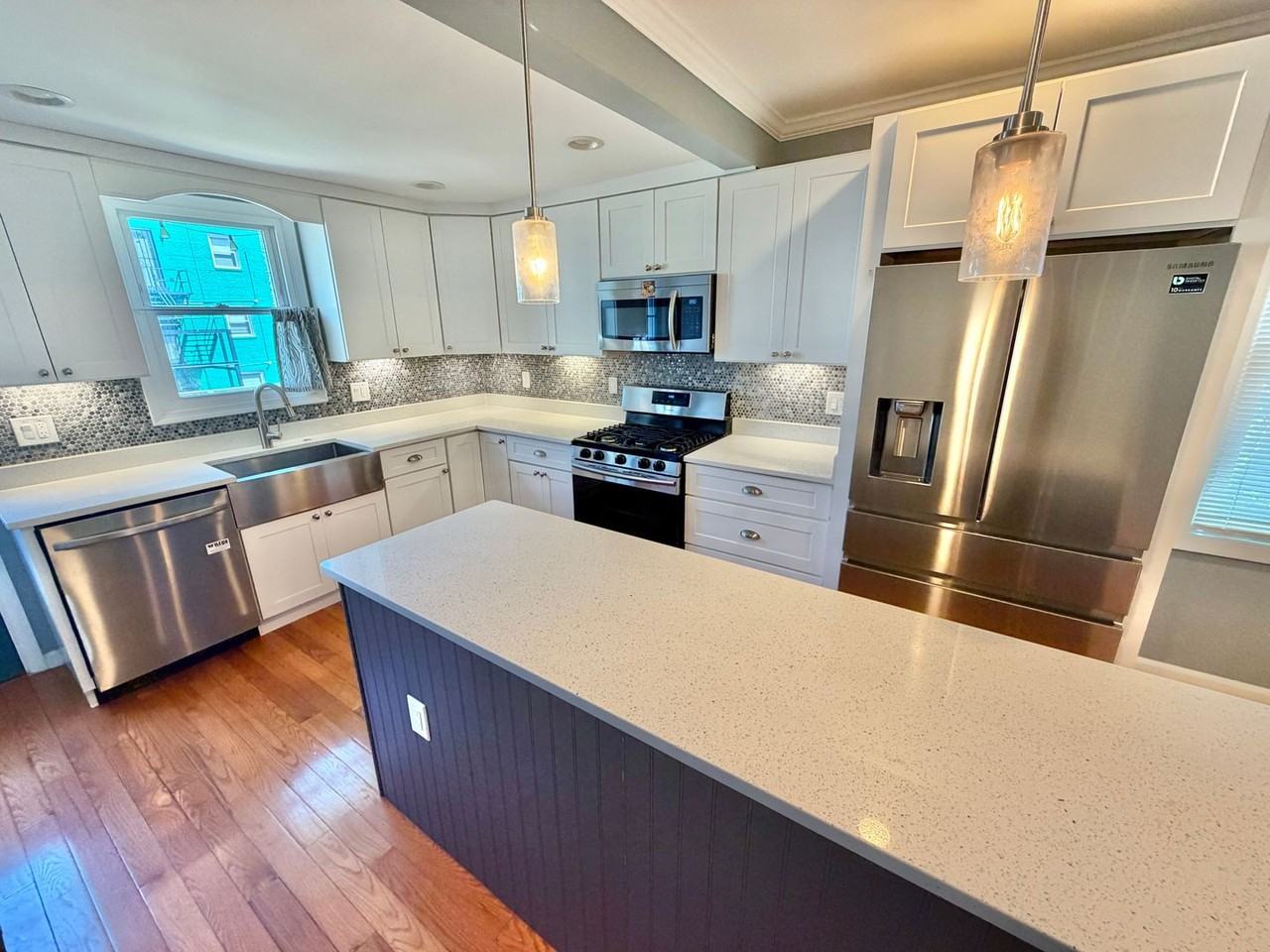 4020 Grant St Ne - Photo 7 of 50