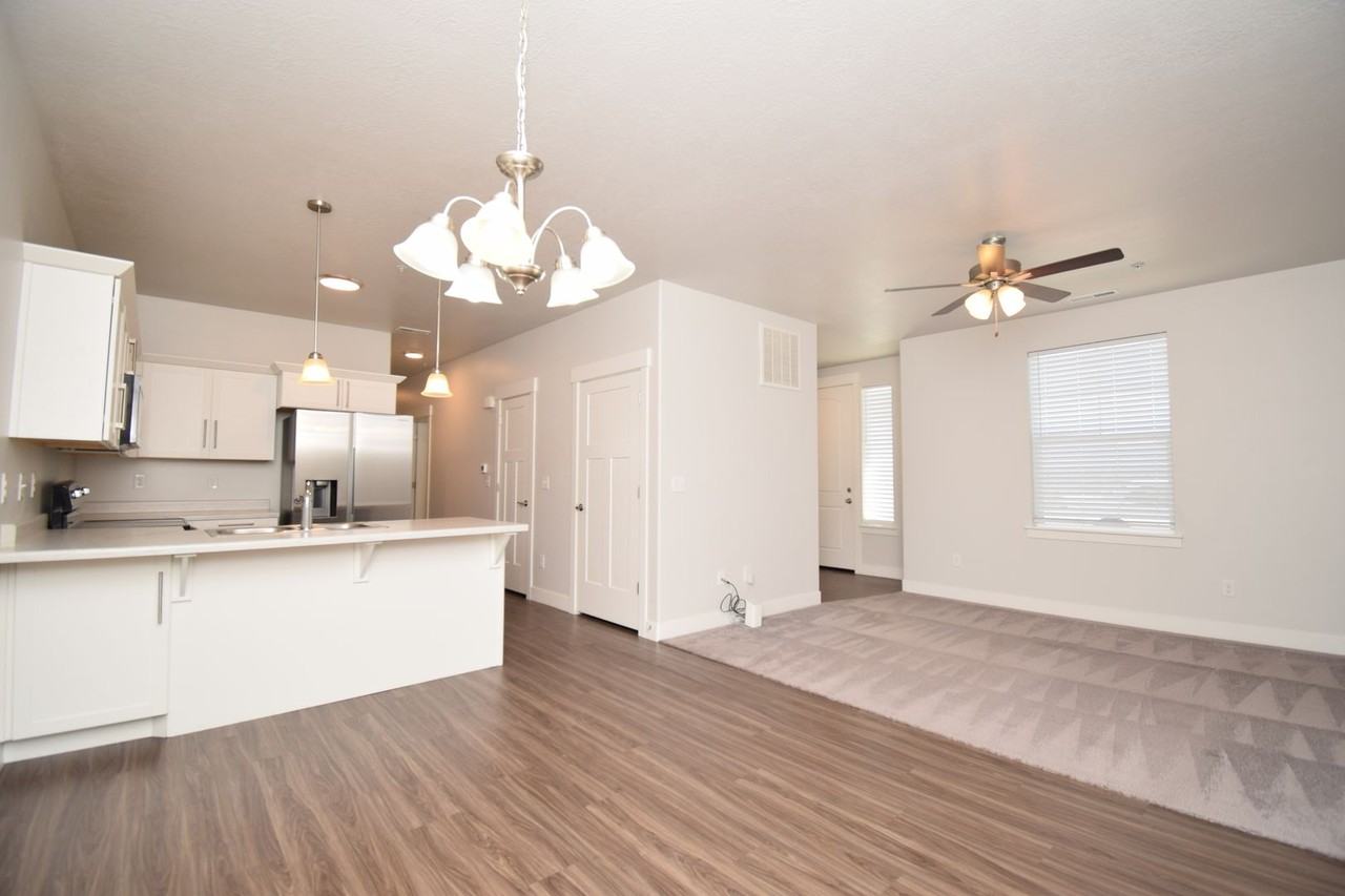 1994 N 3330 W - Photo 6 of 17