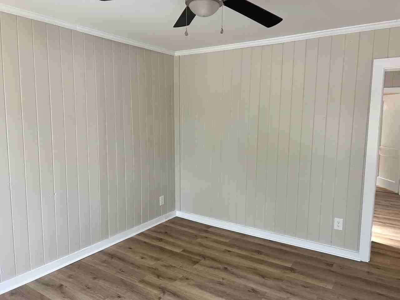 608 Cottage St - Photo 2 of 10