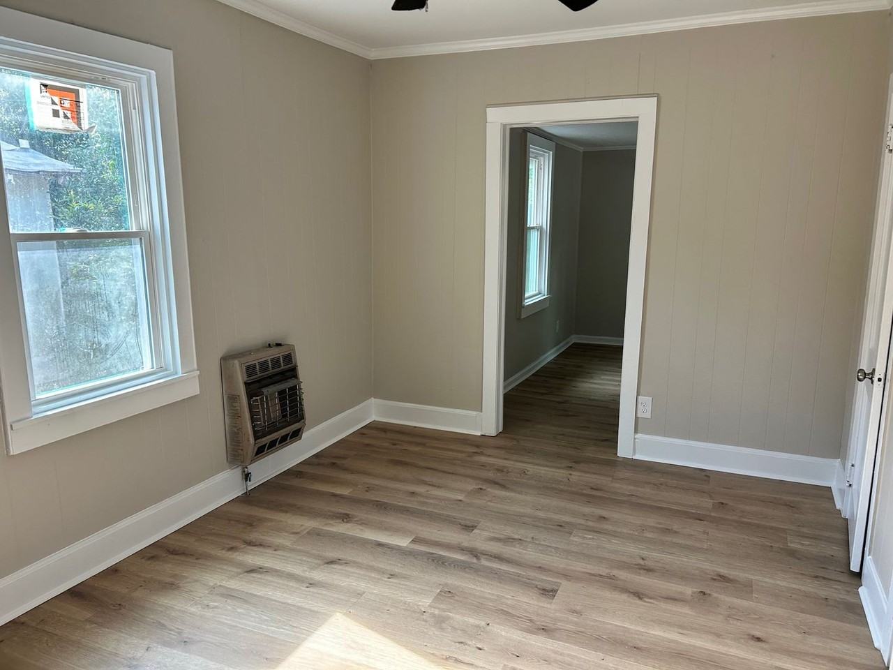 608 Cottage St - Photo 6 of 10