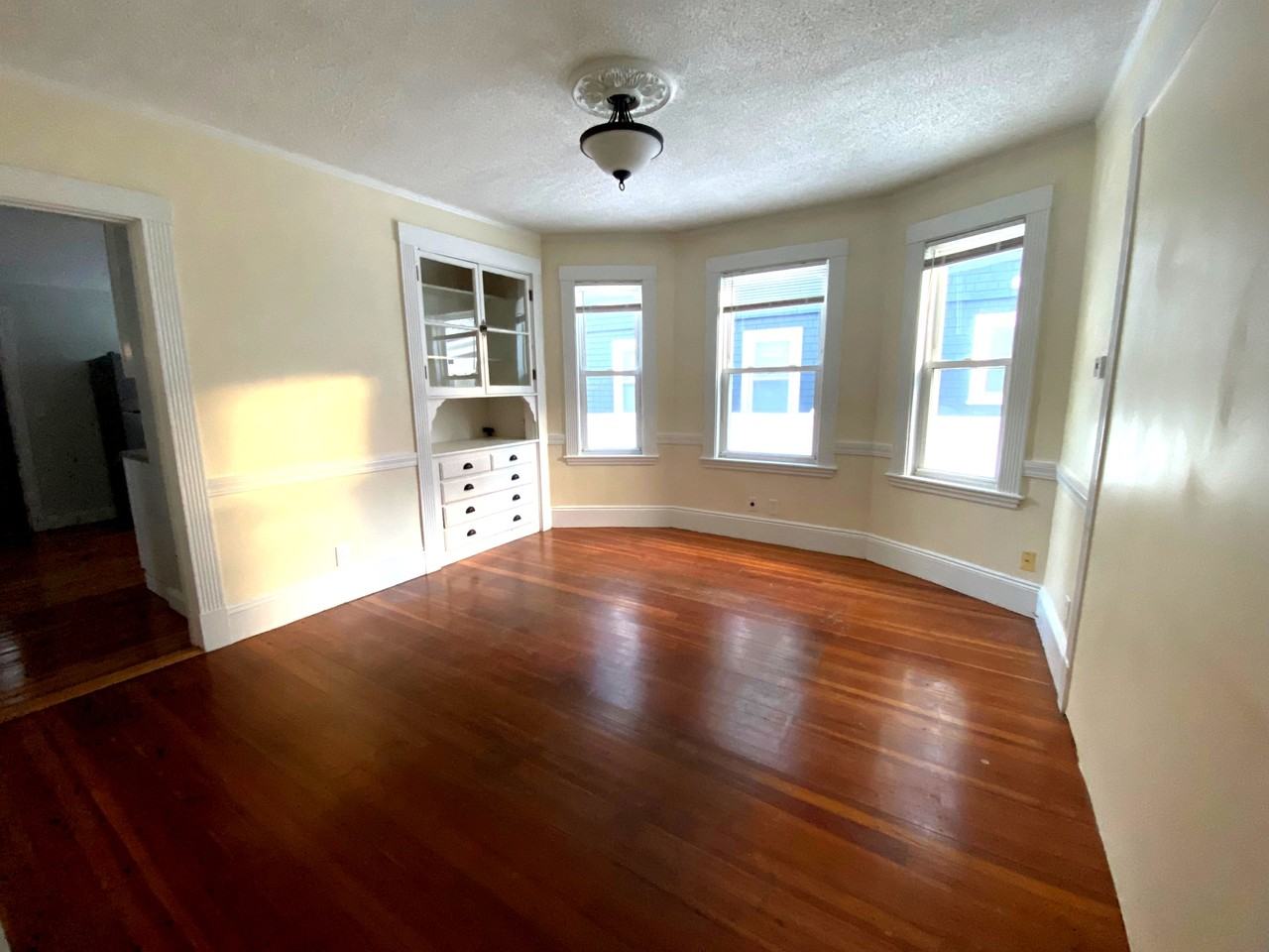 49 Montfern Ave #1 - Photo 3 of 10