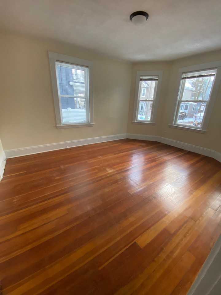 49 Montfern Ave #1 - Photo 4 of 10