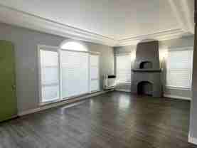 LB1735 - Photo 1 of 1