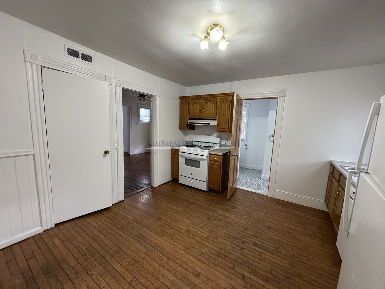 260 Lincoln St #1 - Photo 2 of 10