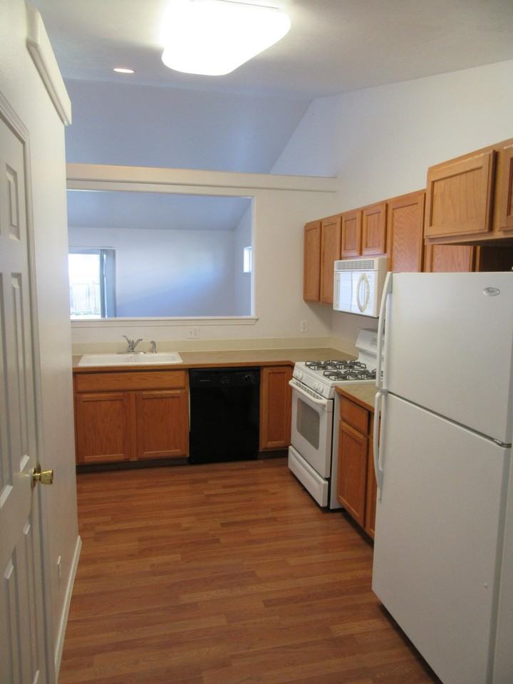 2893 W Elmwood Dr - Photo 3 of 17