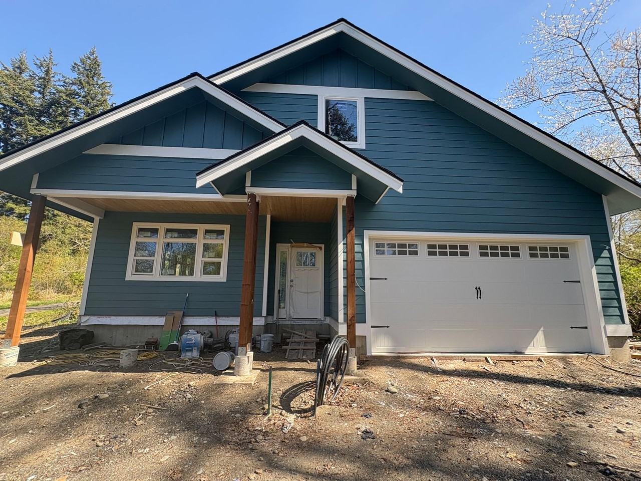 3106 Lindsay Ave