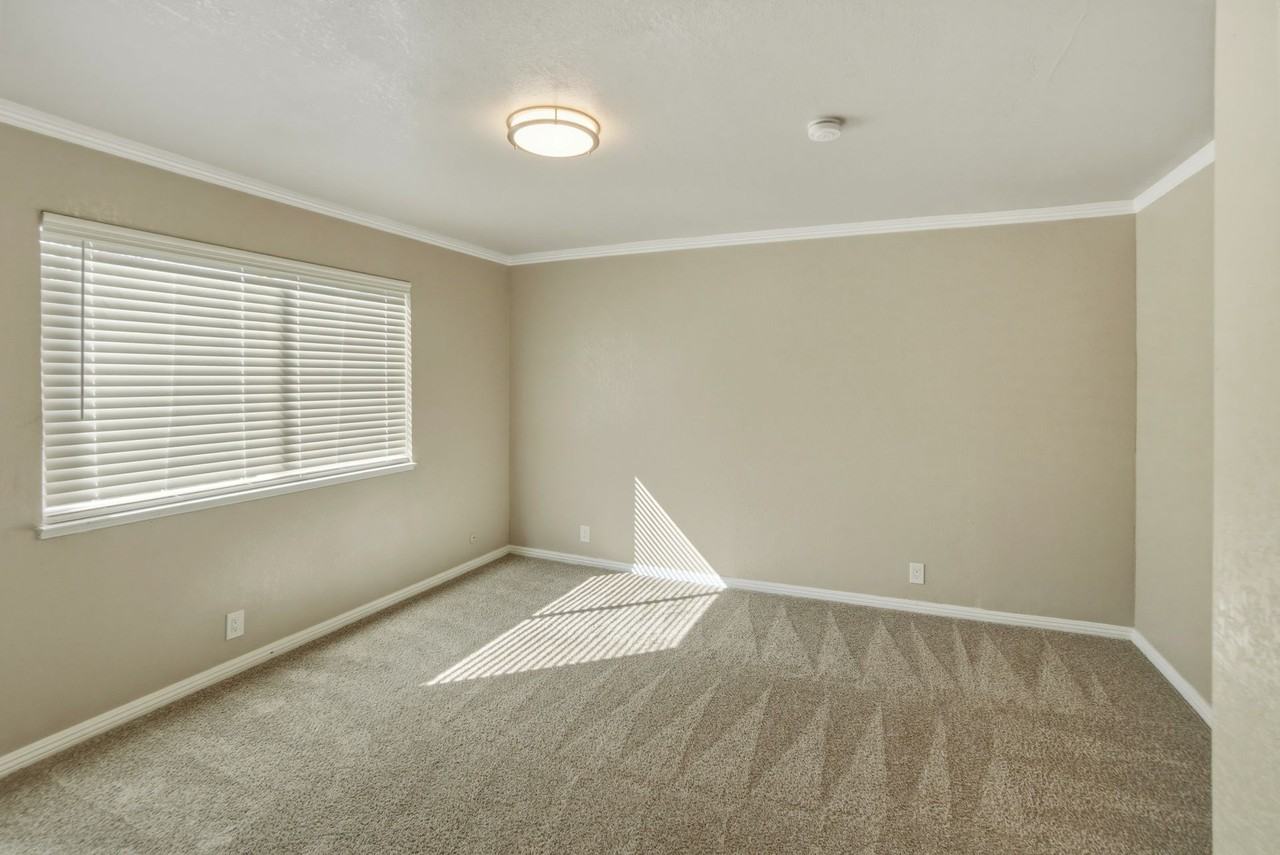 1540 Hesket Way - Photo 4 of 19