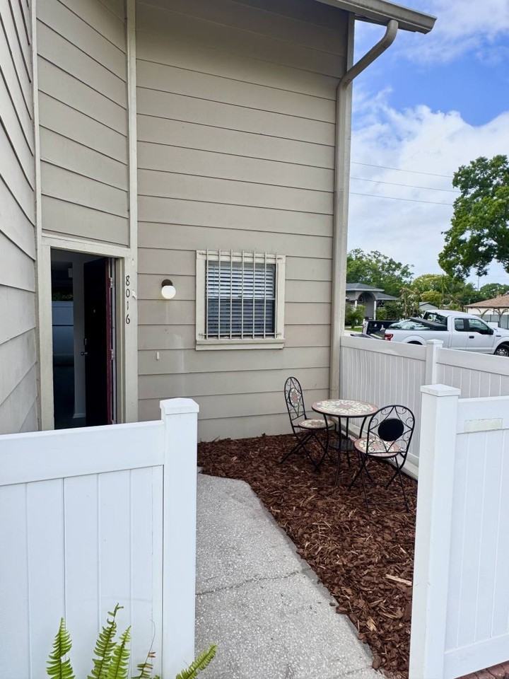 8016 N Saint Peter Ave - Photo 5 of 20