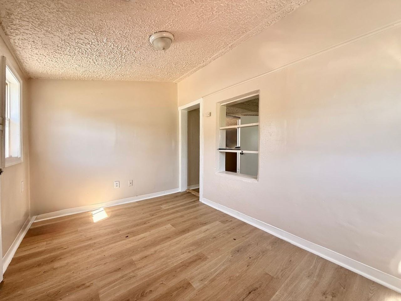 58 S. Pine St - Photo 4 of 25