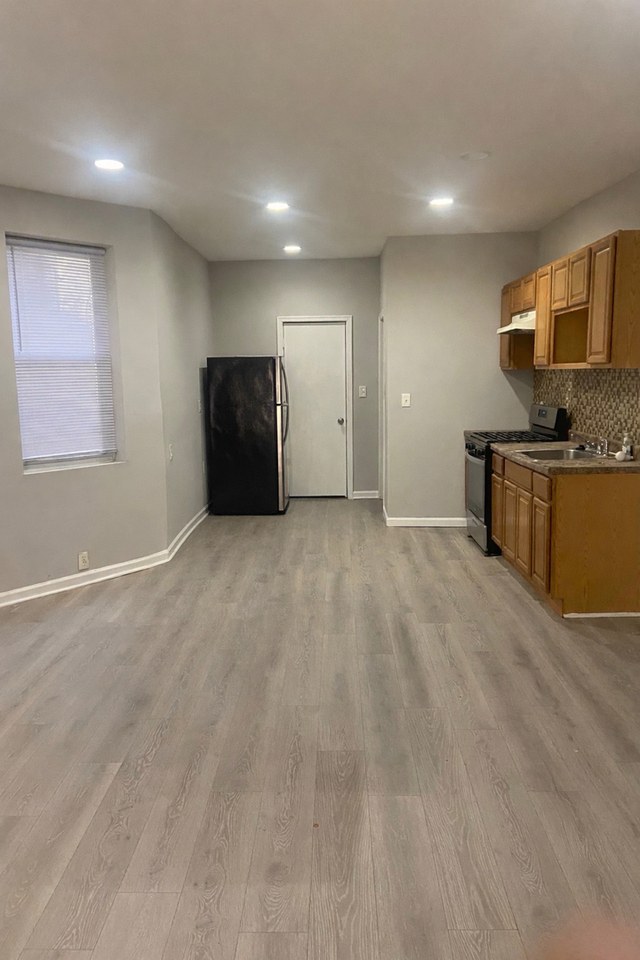 6243 Clearview St - Photo 2 of 14