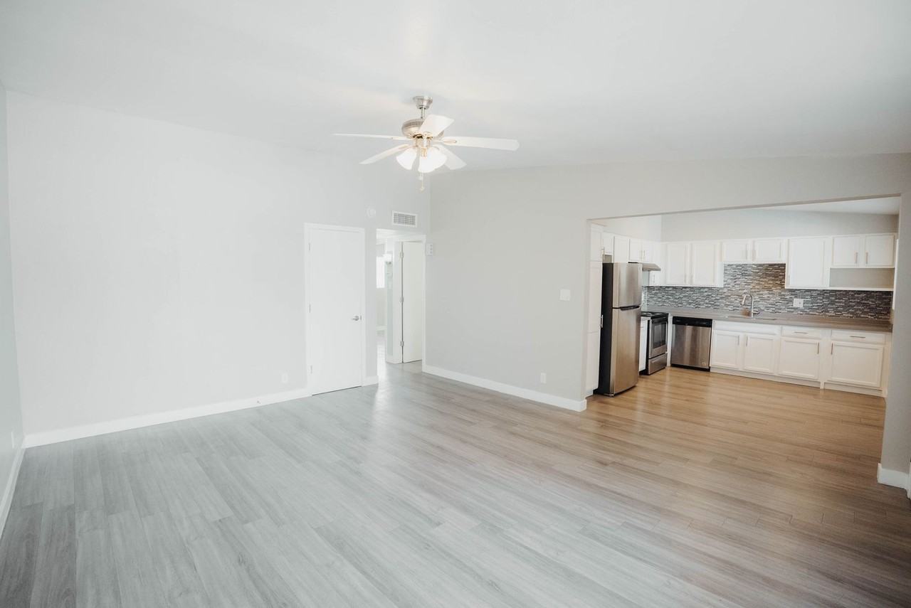 The Cosmo Apartments - Photo 2 of 18