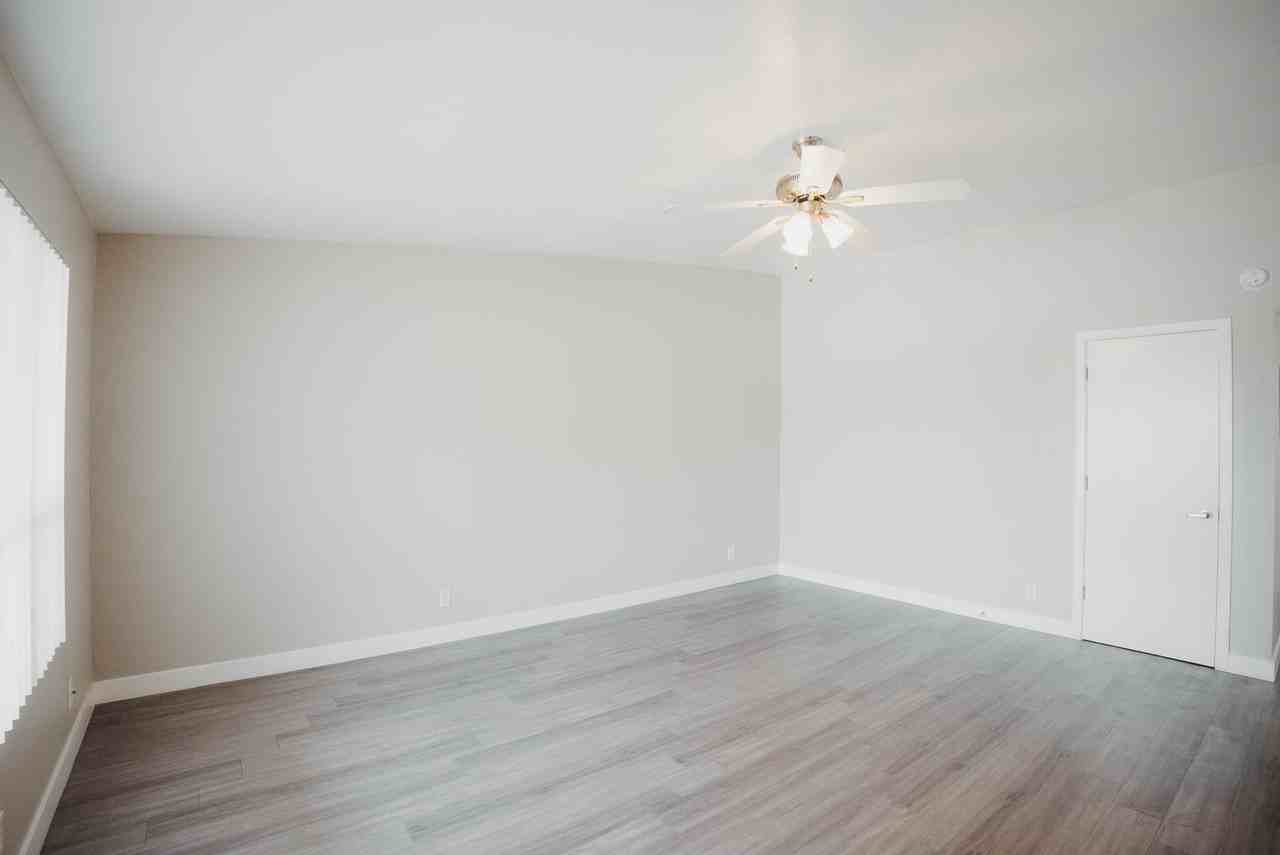 The Cosmo Apartments - Photo 3 of 18
