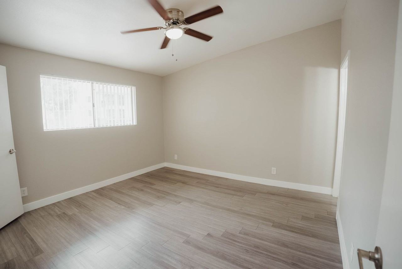 The Cosmo Apartments - Photo 7 of 18