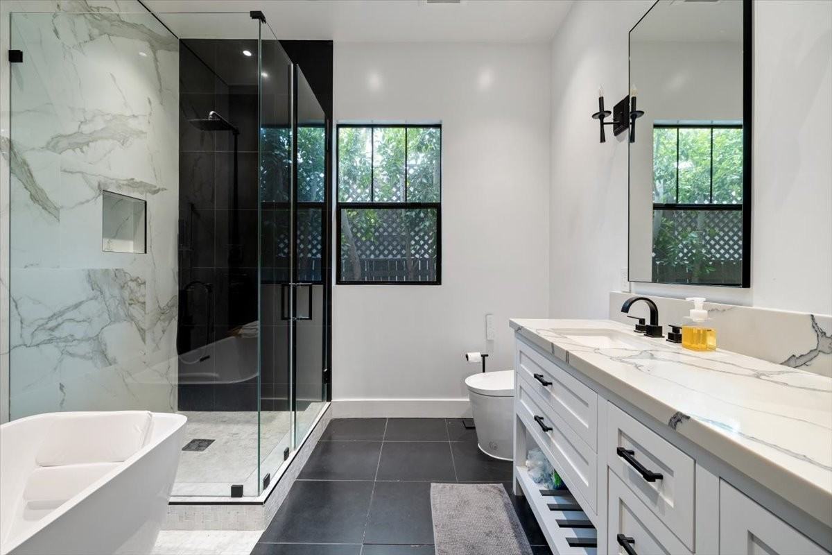 14717 Otsego Street - Photo 7 of 18