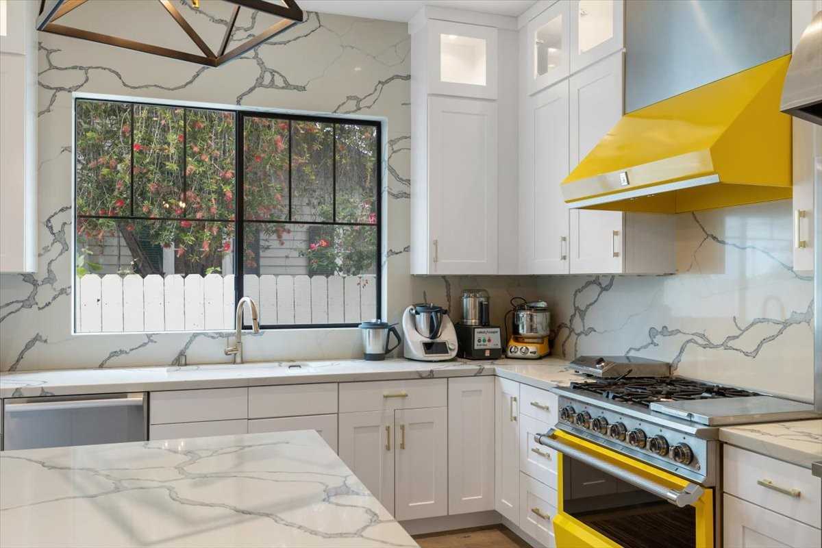 14717 Otsego Street - Photo 3 of 18