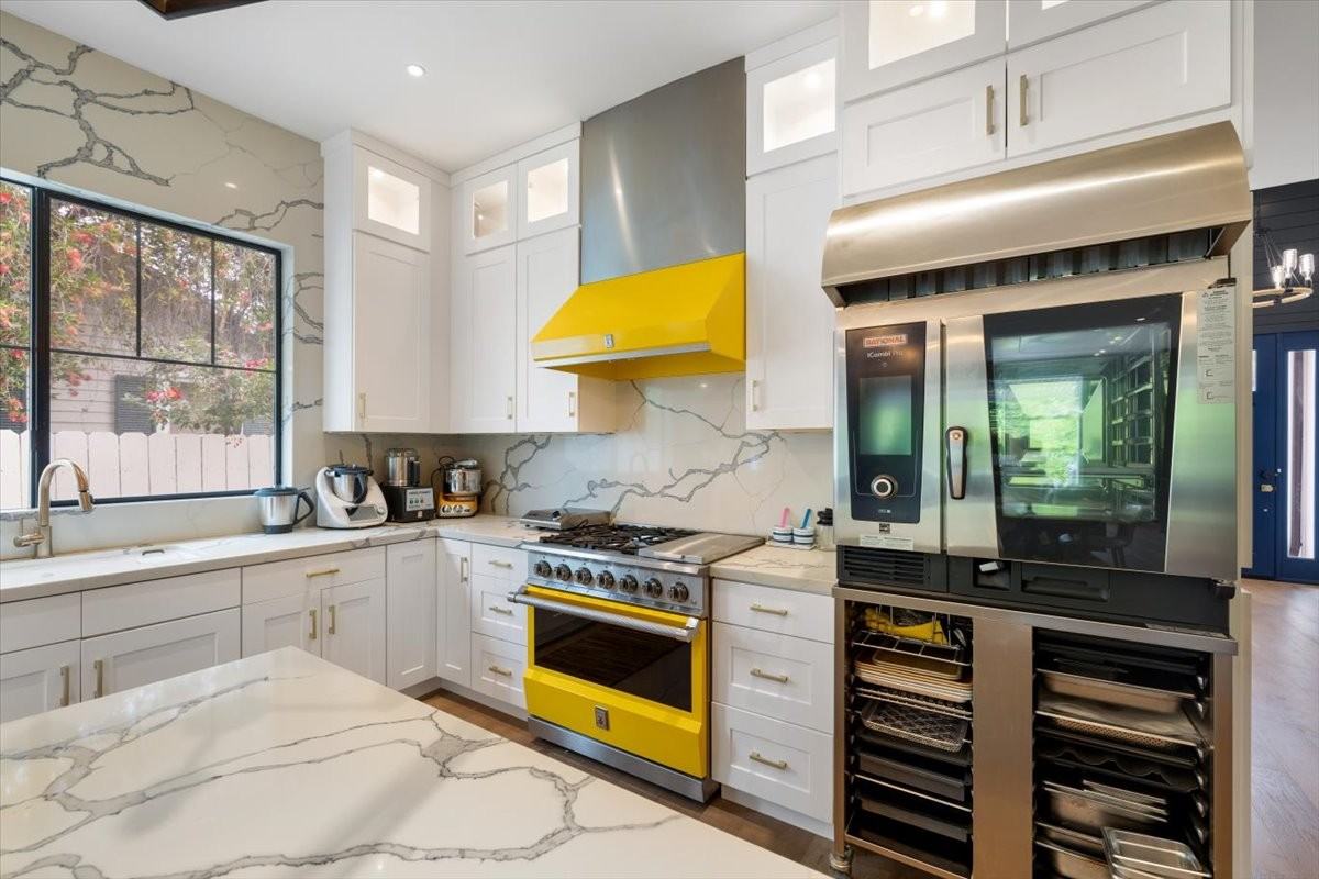 14717 Otsego Street - Photo 2 of 18