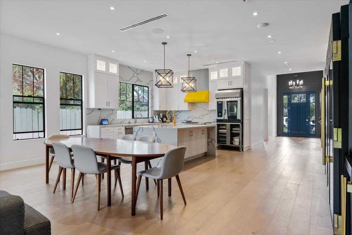 14717 Otsego Street - Photo 4 of 18