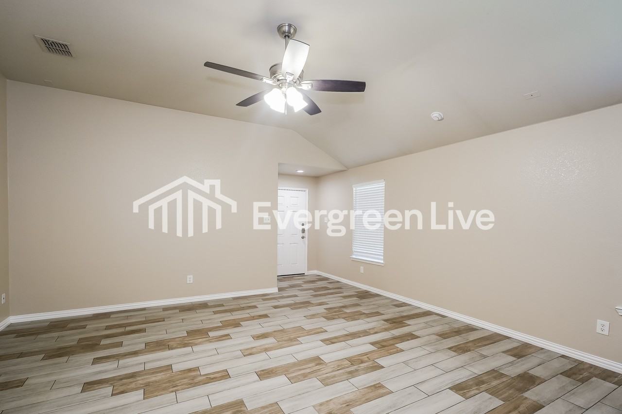 1300 Barrel Run - Photo 3 of 15