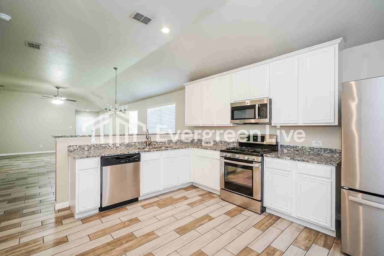 1300 Barrel Run - Photo 7 of 15