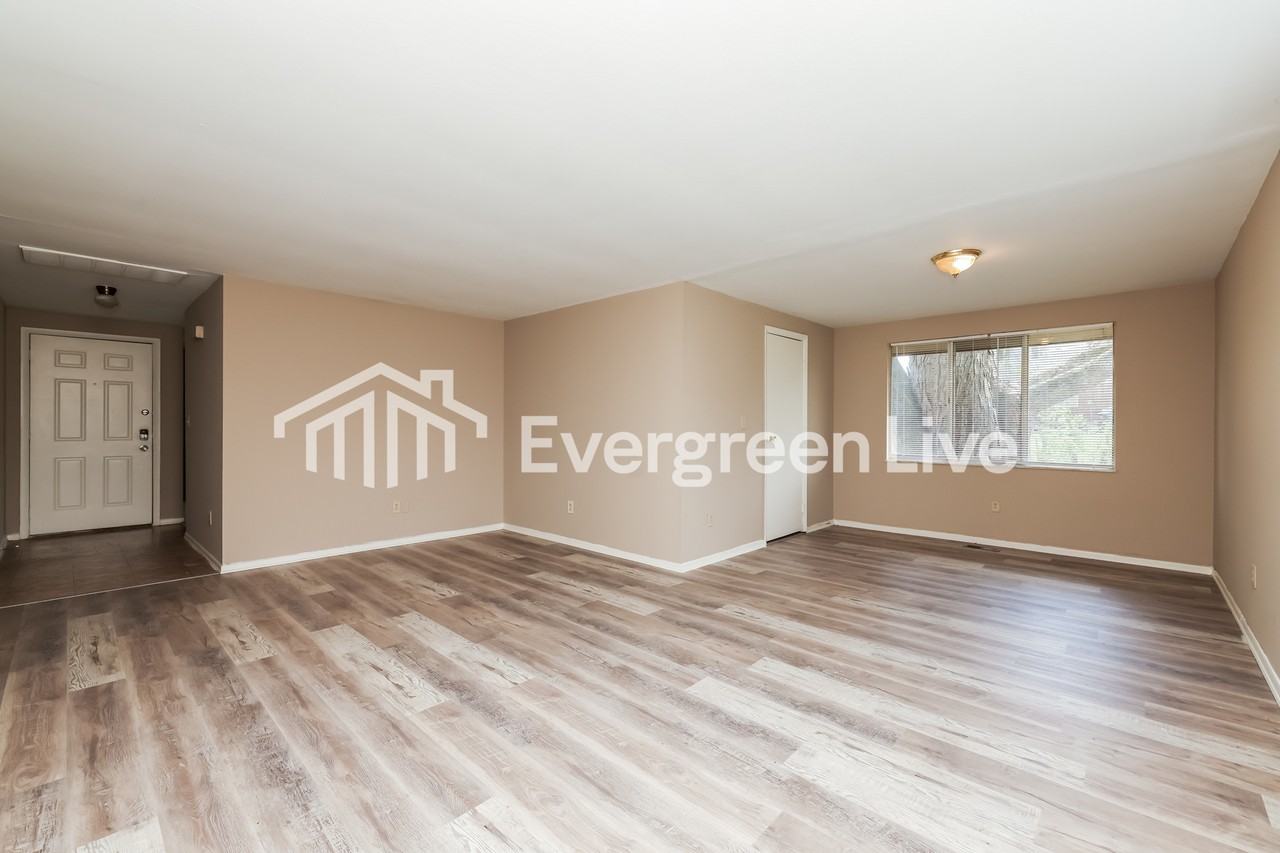 6556 Millhoff Dr - Photo 4 of 15
