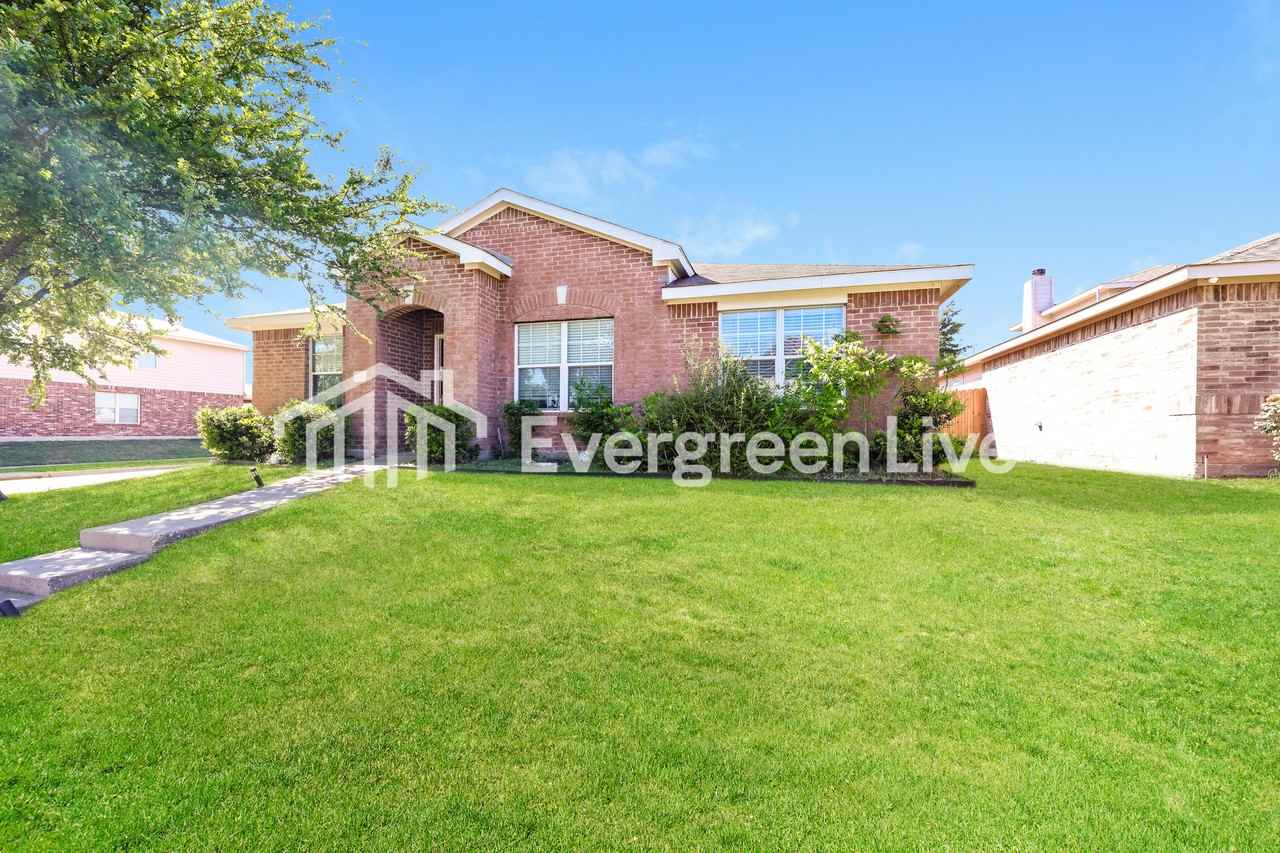 1789 Eagle River Trl - Photo 2 of 15