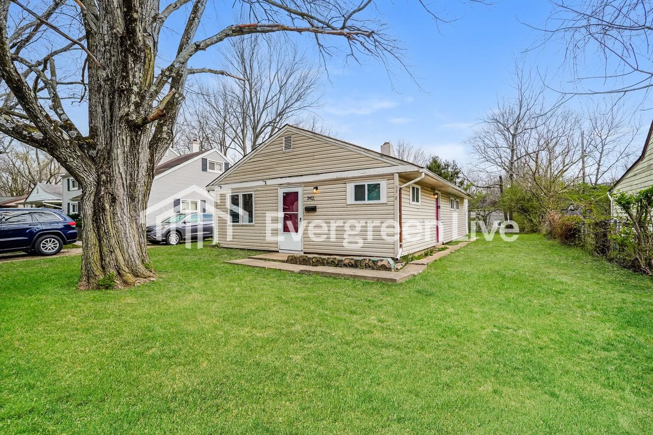 2412 Century Dr - Photo 2 of 15