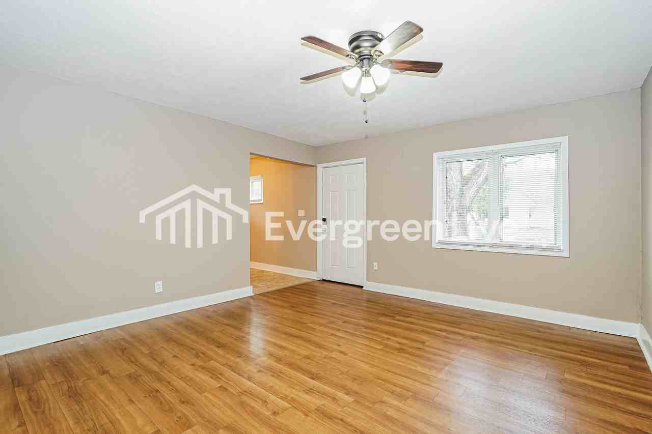 2412 Century Dr - Photo 5 of 15