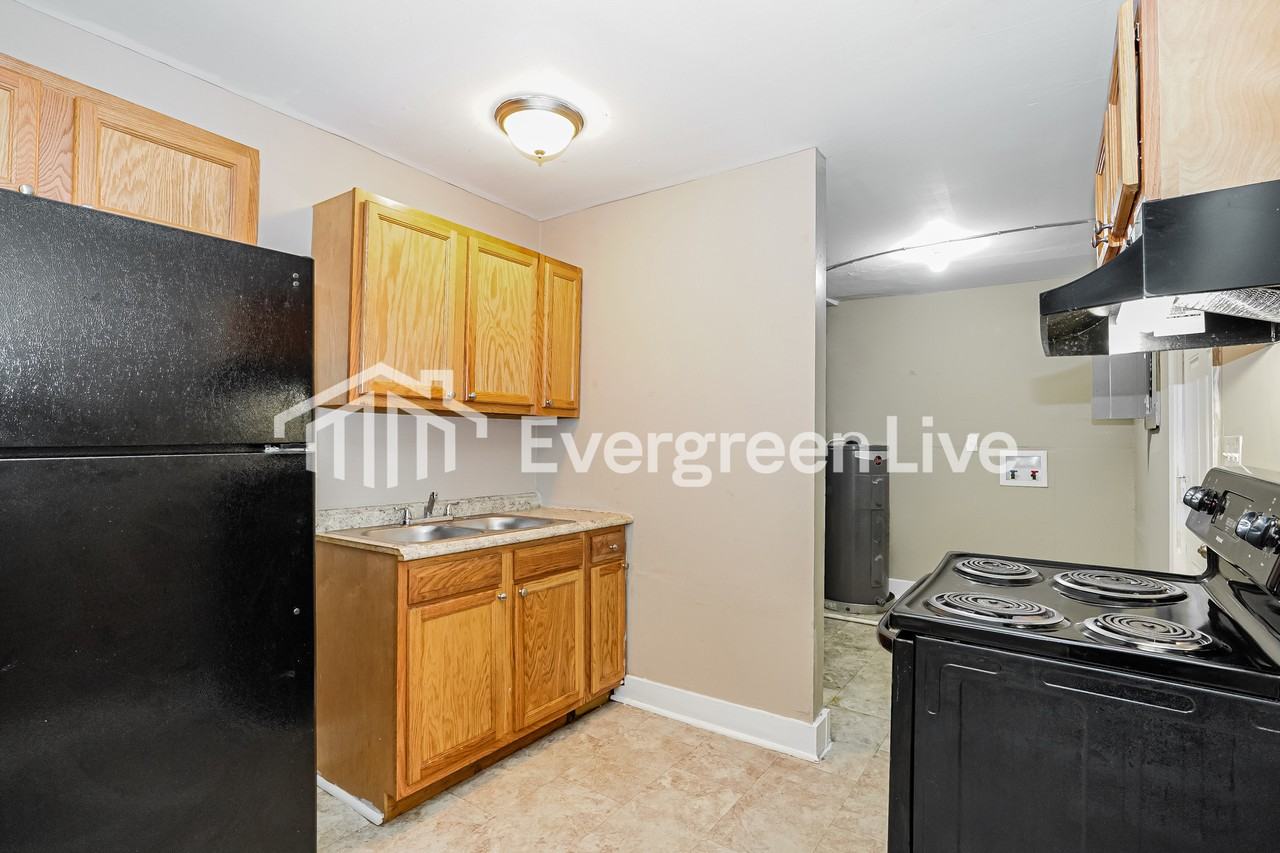 2412 Century Dr - Photo 7 of 15