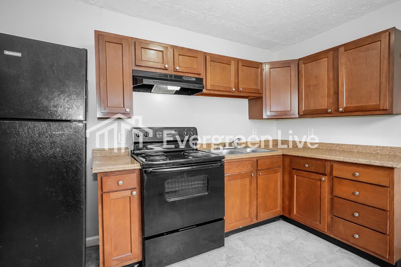2272 Delavan Dr - Photo 7 of 15
