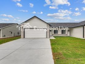 5245 N Cypress St - Photo 1 of 1