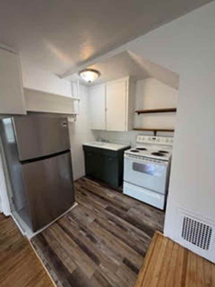 721 Hillside St. - Photo 2 of 22