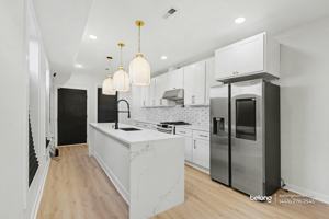 featured image of 1032 W Franklin St