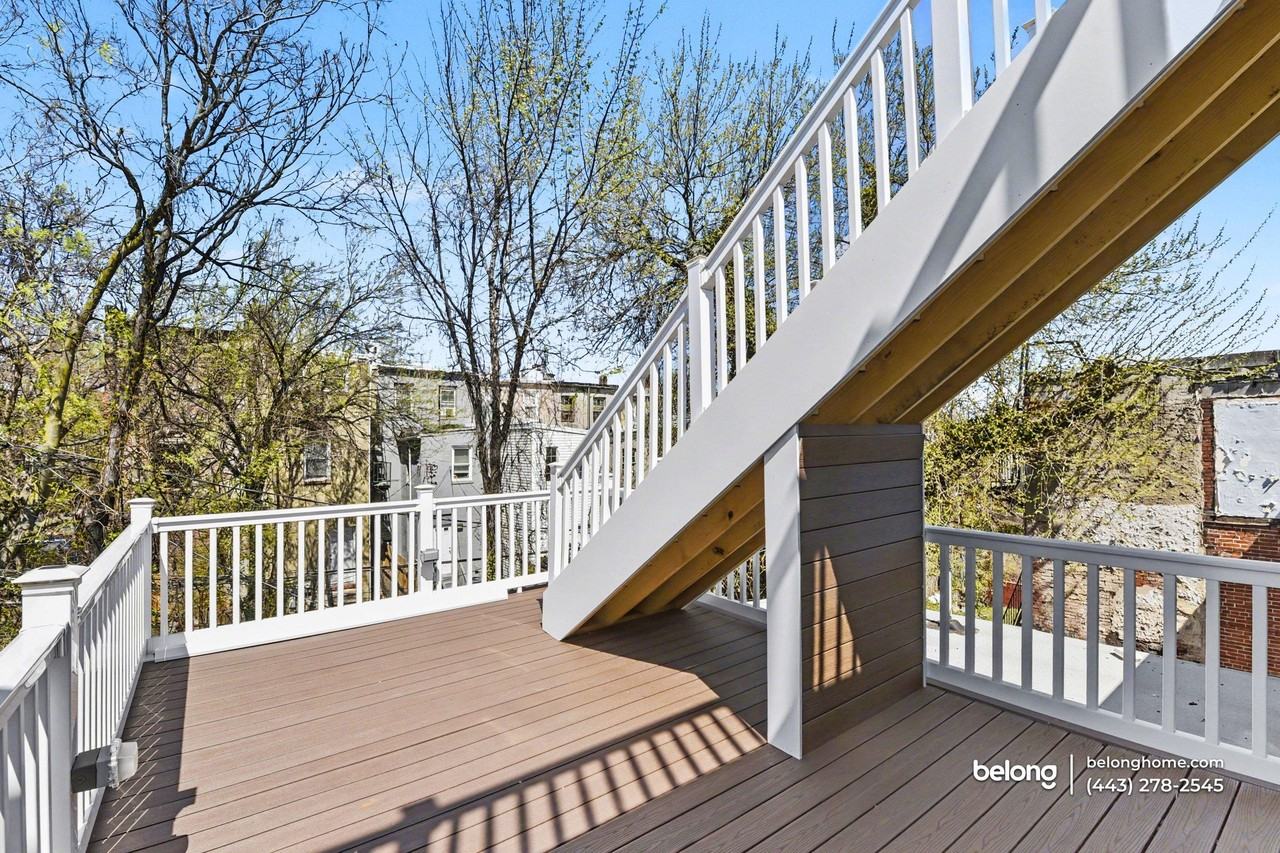 1032 W Franklin St - Photo 5 of 27