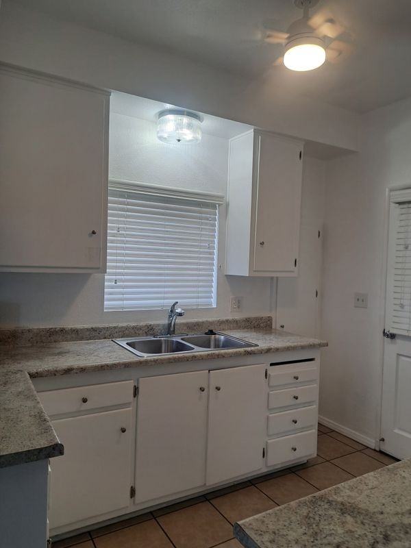 666 W 3rd St - Photo 4 of 20