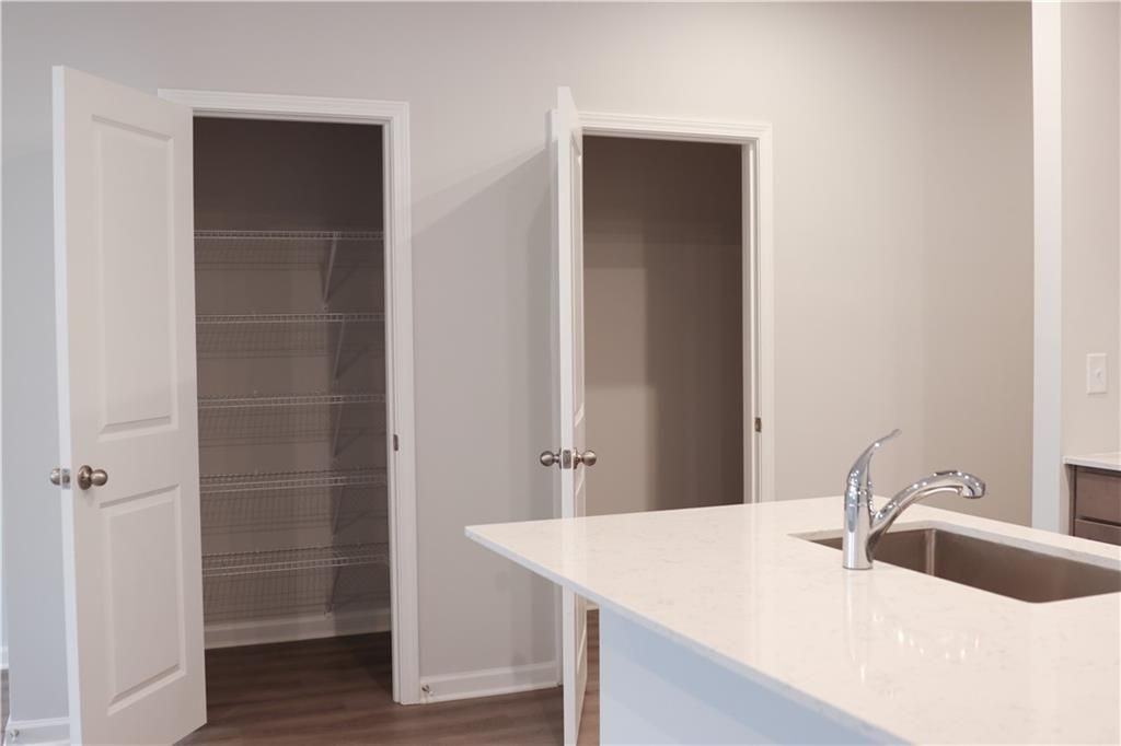 483 Crown Dr - Photo 7 of 22