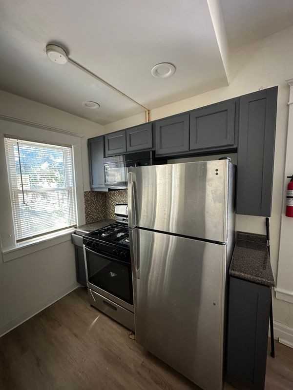 2330 Fillmore Ave ##4 - Photo 2 of 8