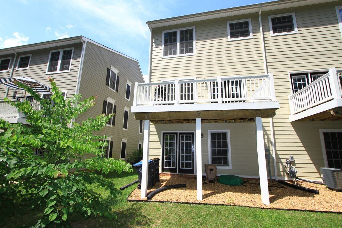 129 Parkway Ct - Photo 2 of 18