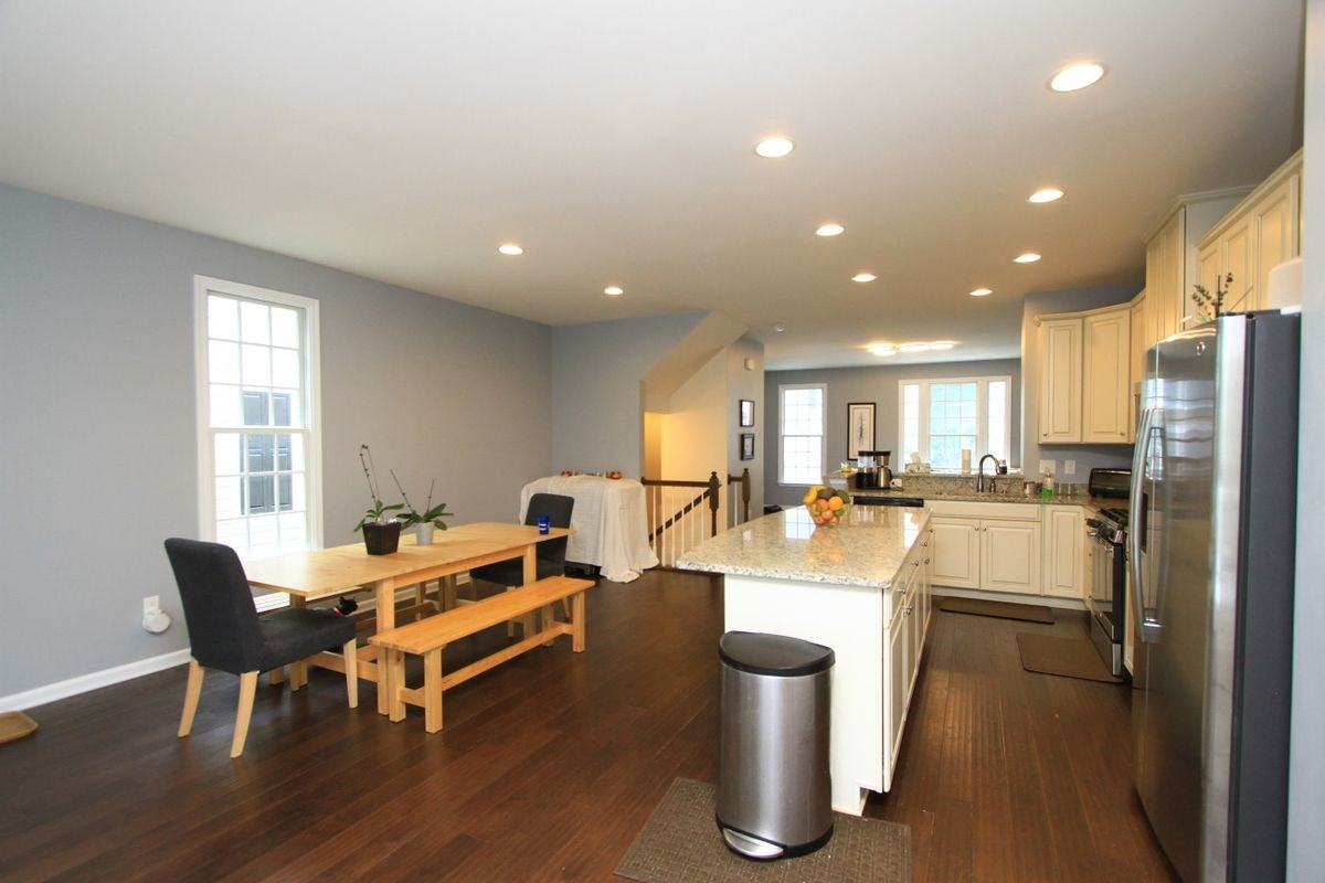 129 Parkway Ct - Photo 4 of 18