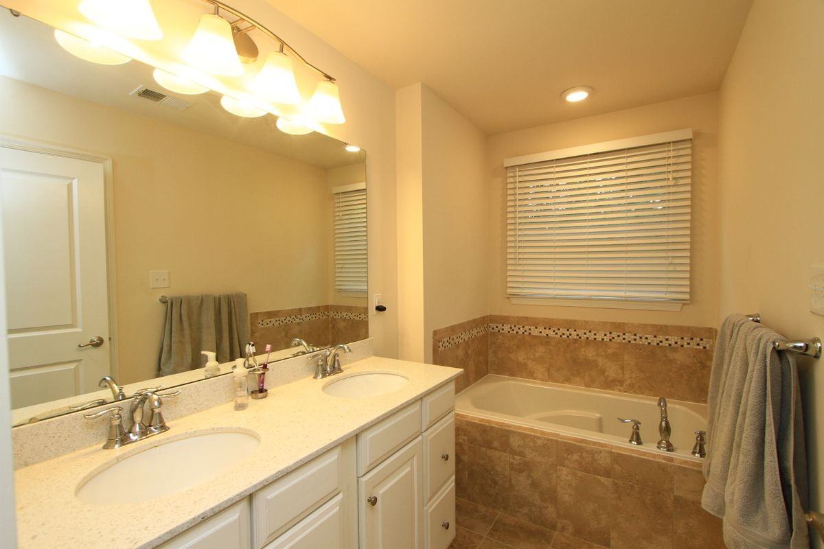 129 Parkway Ct - Photo 7 of 18