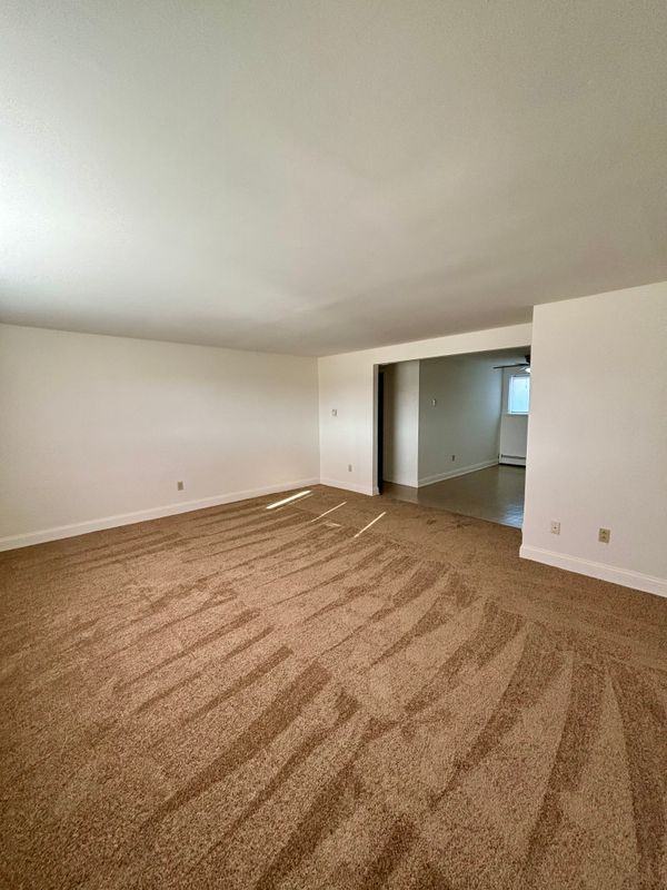 21 Losson Garden Dr ##05 - Photo 2 of 15