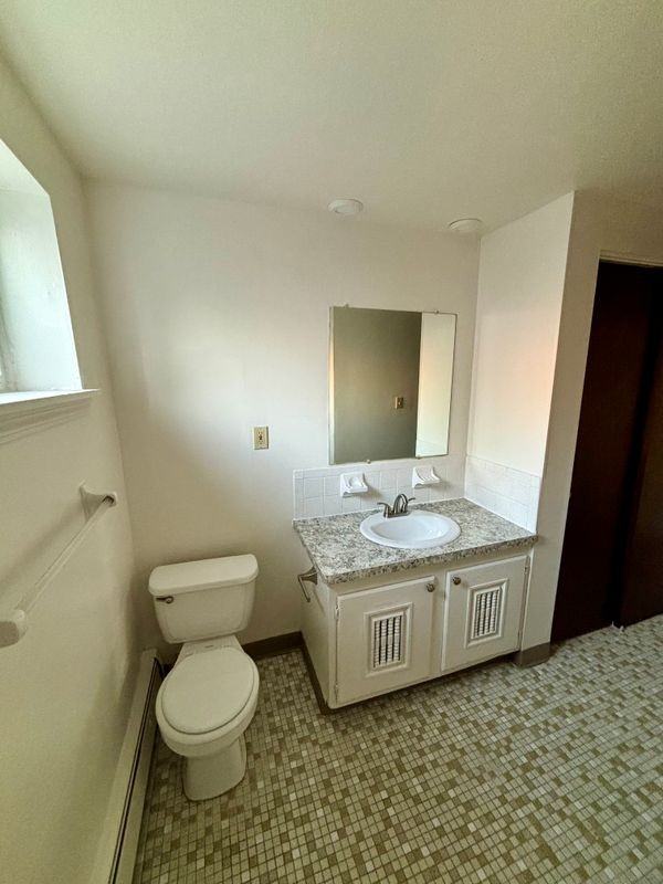 21 Losson Garden Dr ##05 - Photo 7 of 15