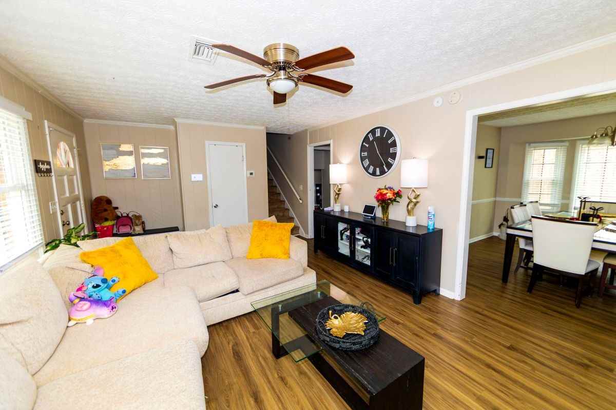 917 Chartley Dr Sw - Photo 3 of 18