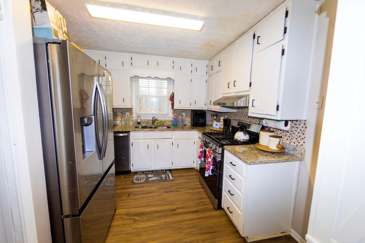 917 Chartley Dr Sw - Photo 4 of 18