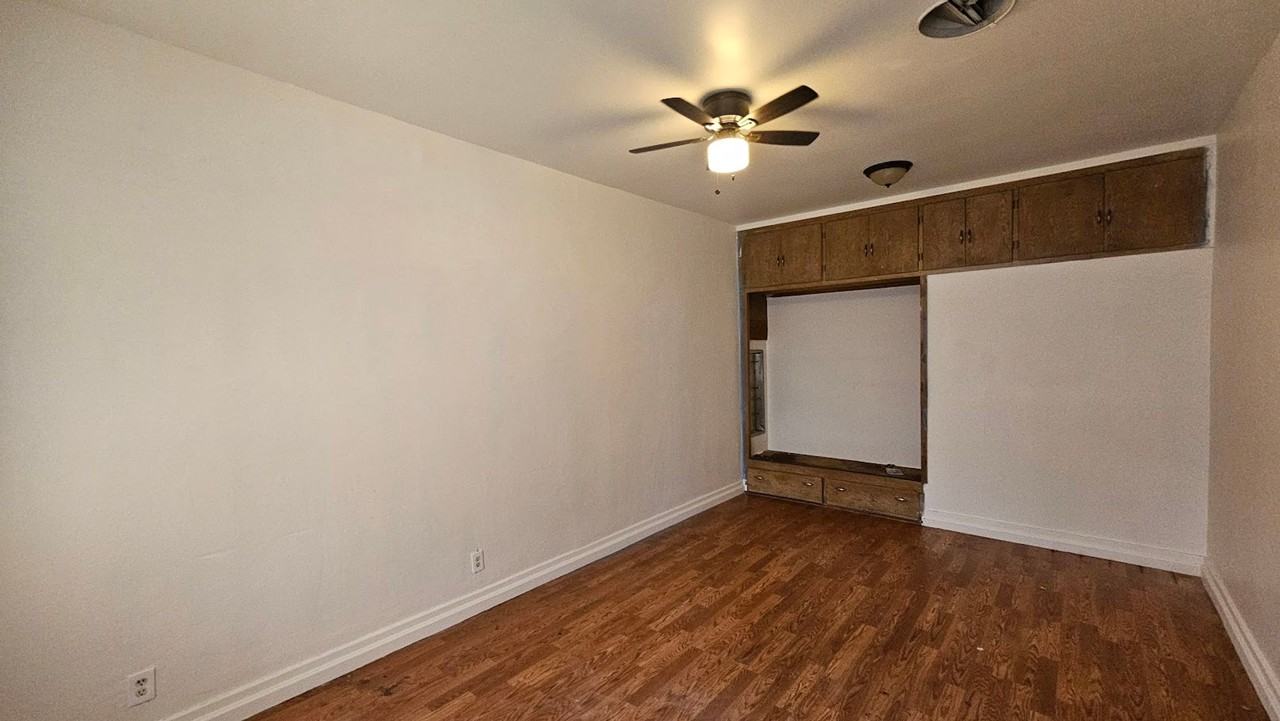 619 San Emidio St - Photo 2 of 4