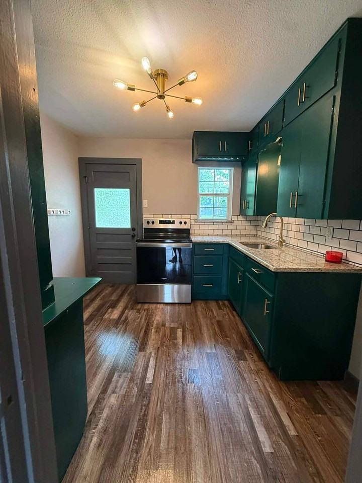 1409 S 35th St - Photo 5 of 13