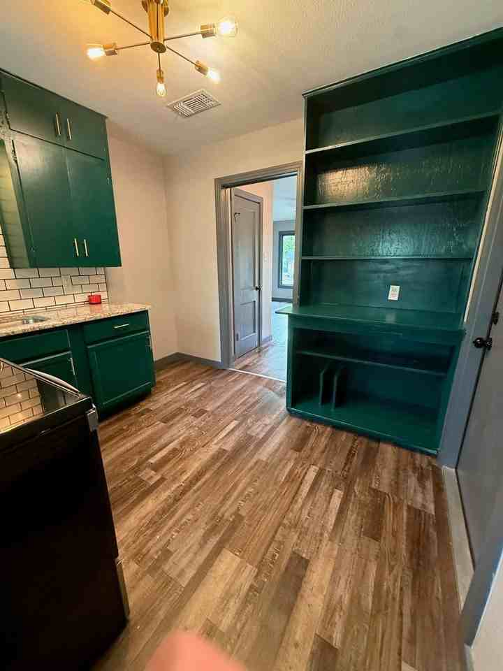 1409 S 35th St - Photo 6 of 13