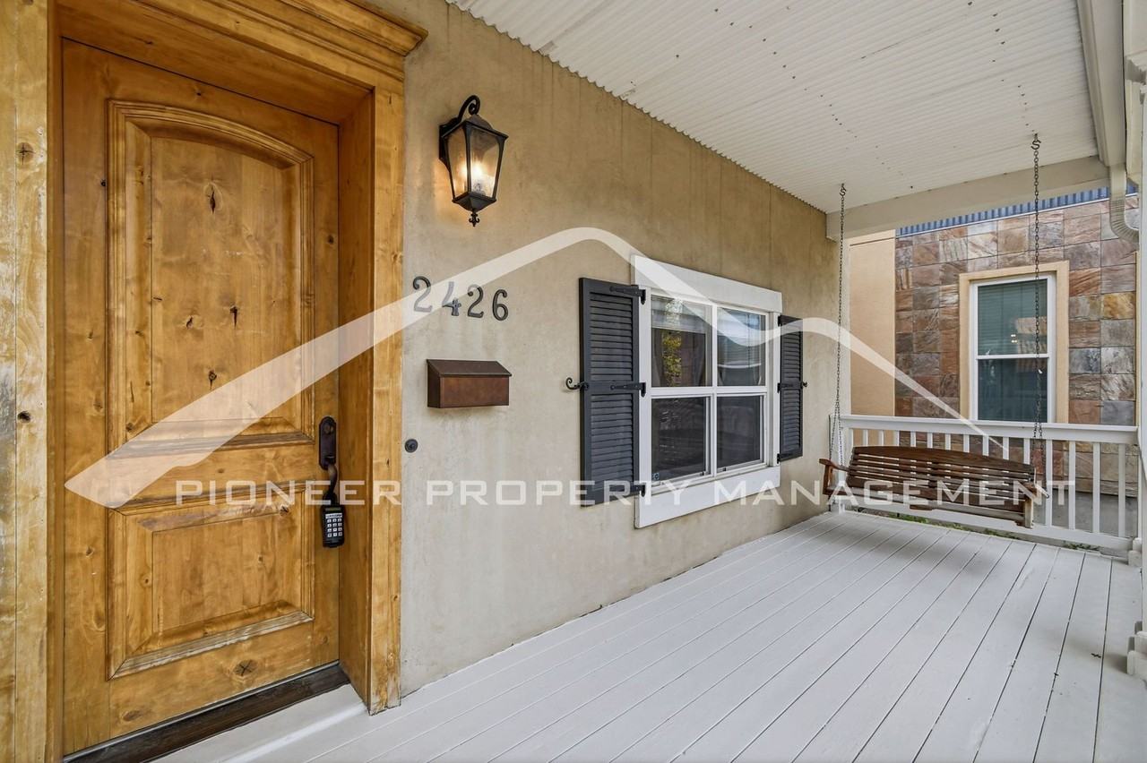 2426 Tremont Pl - Photo 2 of 24