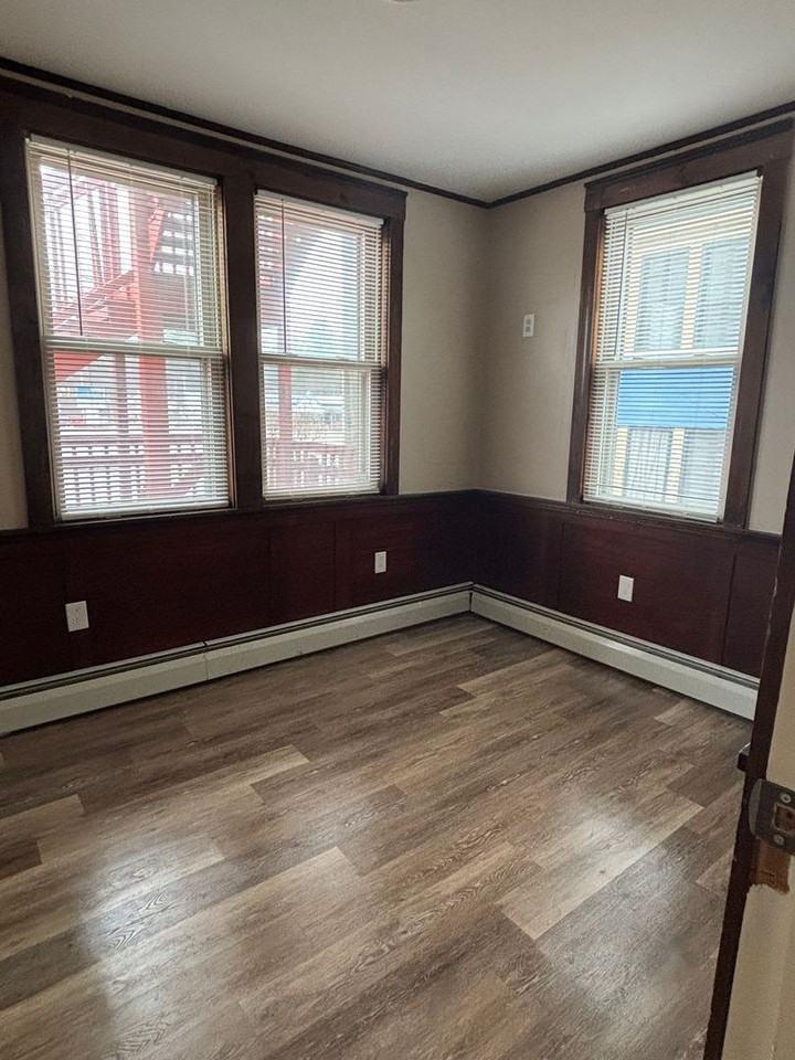 151 S Main St - Photo 5 of 9