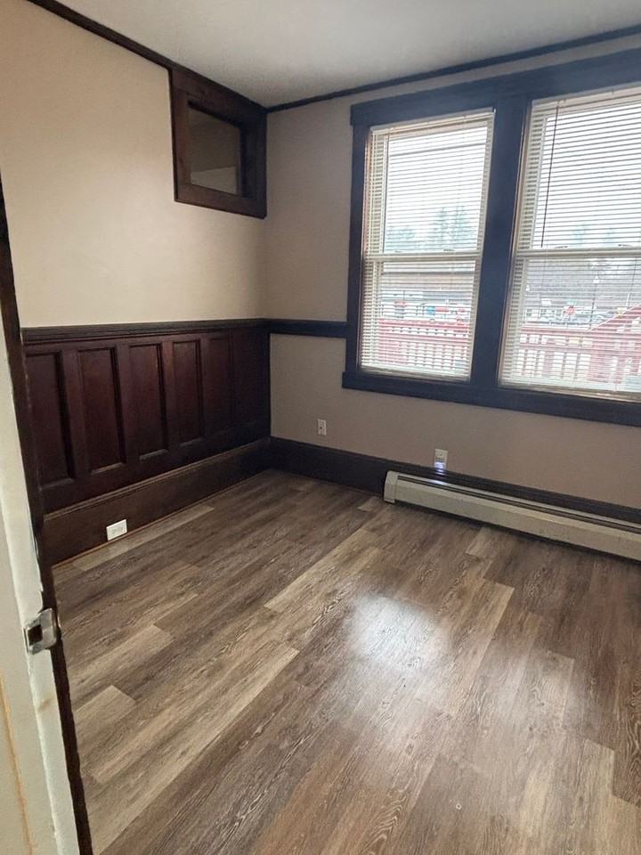 151 S Main St - Photo 6 of 9