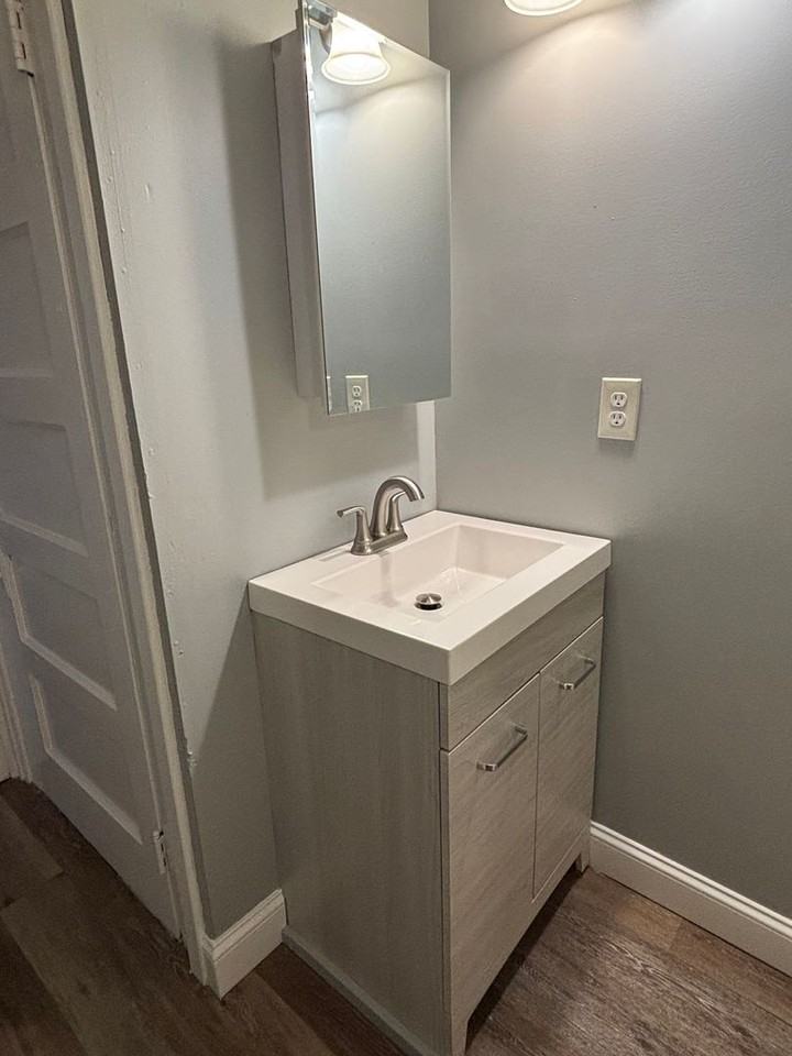 151 S Main St - Photo 7 of 9